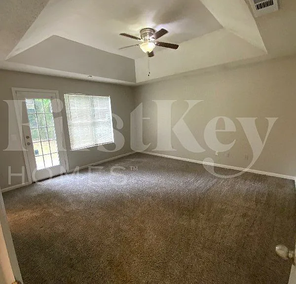 2347 Glencairn Ln SW — Photo 10