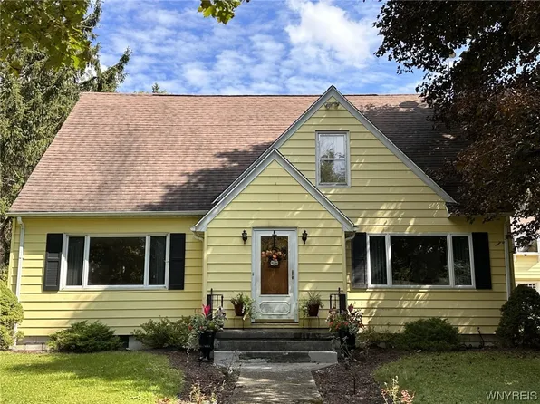 327 Vermont St, Holland, NY 14080