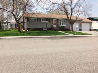 416 Linden Ave, Glendive, MT 59330