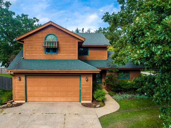 725 North School STREET, Silver Lake, WI 53170