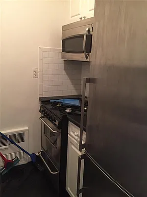 Rented by Addison Property Group | media 29