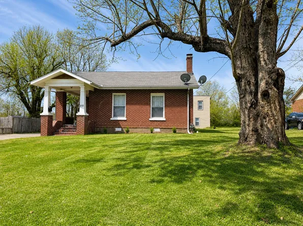 212 W End Ave, Dickson, TN 37055