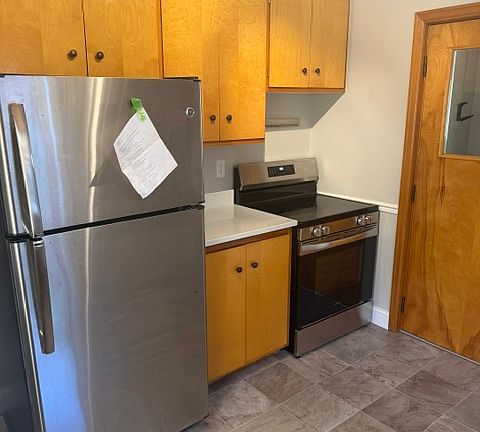 5th image of 412 High St APT 1