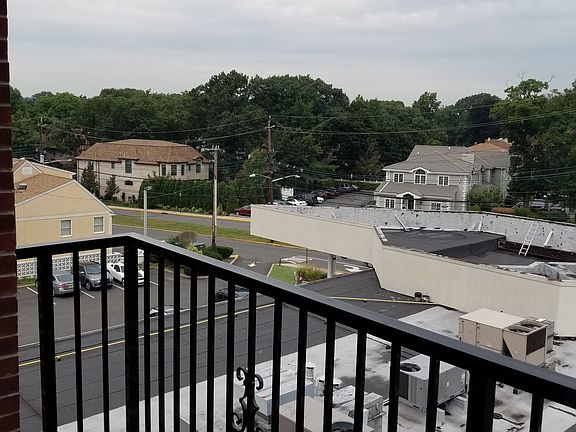 5th image of 825 Palisade Ave APT D3