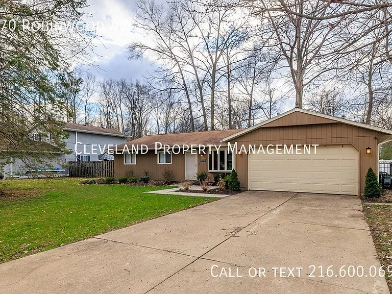 870 Robinwood Ave — Photo 1