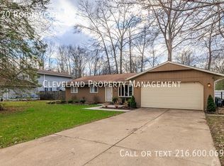 870 Robinwood Ave, Sheffield Lake, OH 44054