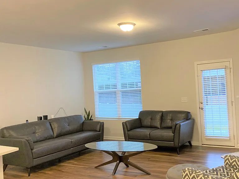 6165 Beale Loop — Photo 3