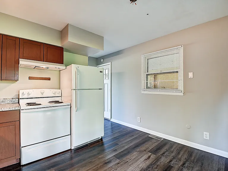 2515 Mullinix Rd — Photo 9