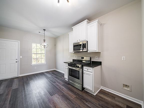 4th image of 917 Dawkins Ct