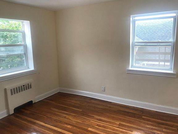 4th image of 8621 112th St #2