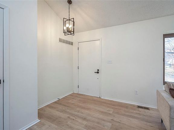 4th image of 12908 W 108th St
