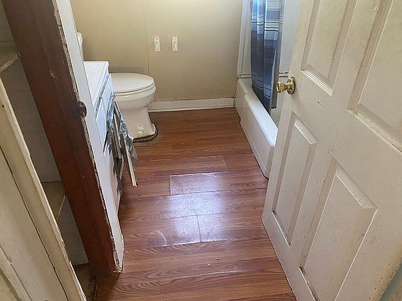 5th image of 122 Cortez St