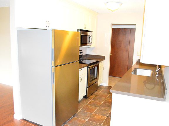 2nd image of 5040 44th Ave NE APT 3