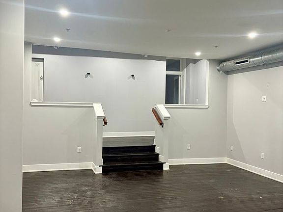 3rd image of 300 Richmond St APT 27