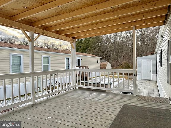 3rd image of 404 Underwood Cir