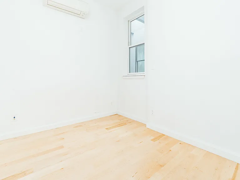 316 Evergreen Ave #4B — Photo 6