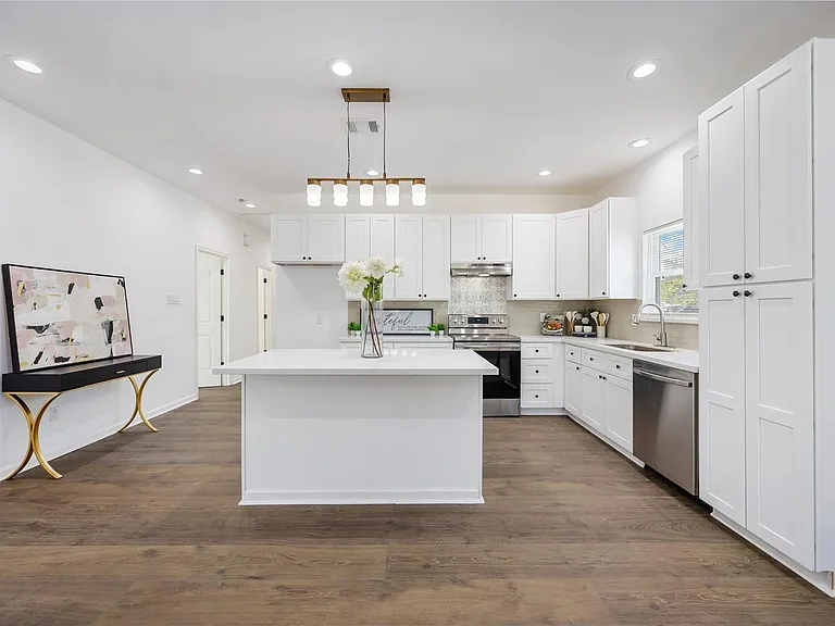 7950 Miley St — Photo 15