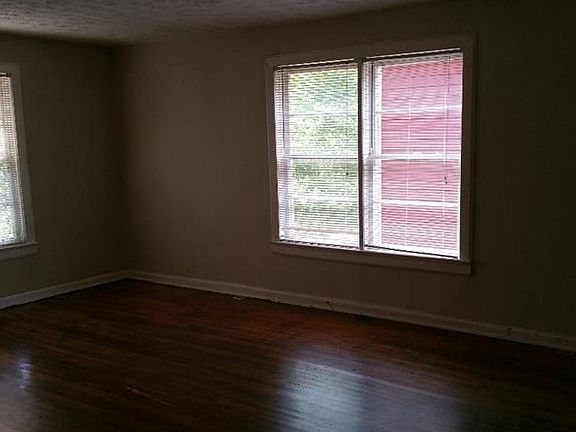 3rd image of 2029 Pryor Rd SW
