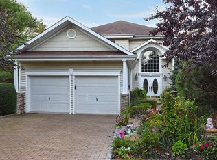 120 Redan Dr, Smithtown, NY 11787