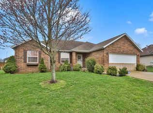 888 W Paddington Dr, Nixa, MO 65714