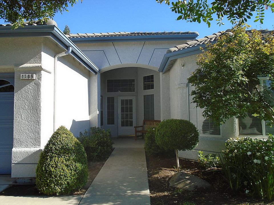 1st image of 1709 E Chelsea Dr