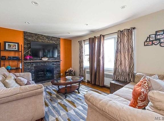 2nd image of 683 Blackstone Ave