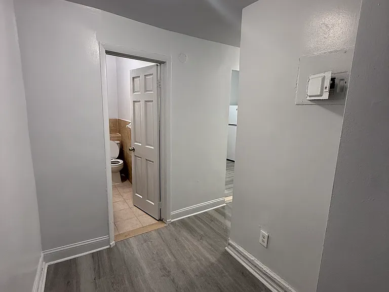 2376 Ryer Ave #1A — Photo 1