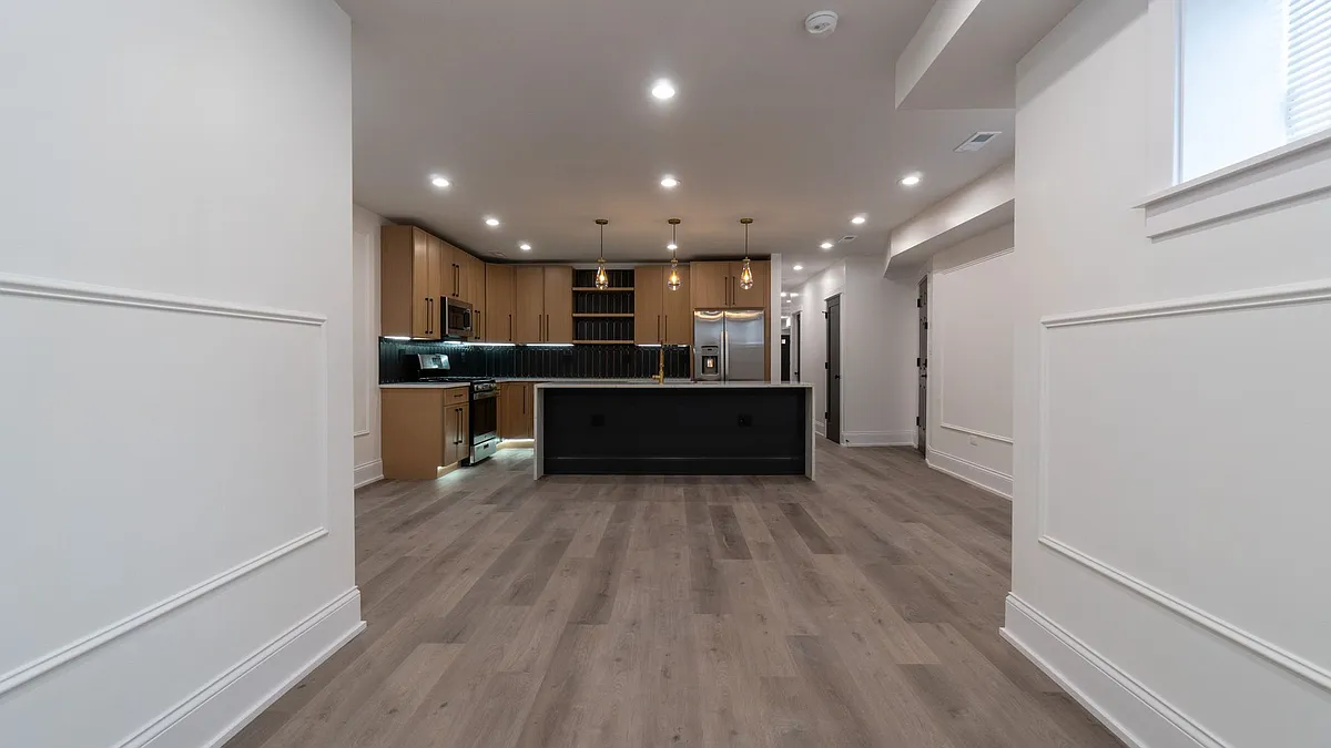 Building Photo - 4745 N Beacon St #4747