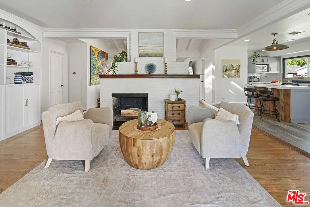 4 bed, 3.0 bath, 2241 sqft, $9,500 — Photo 4