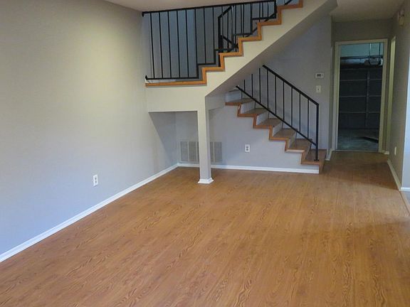 5th image of 8780 Knollwood Dr