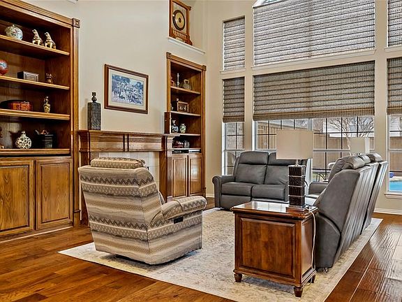 5th image of 526 Sotogrande Dr