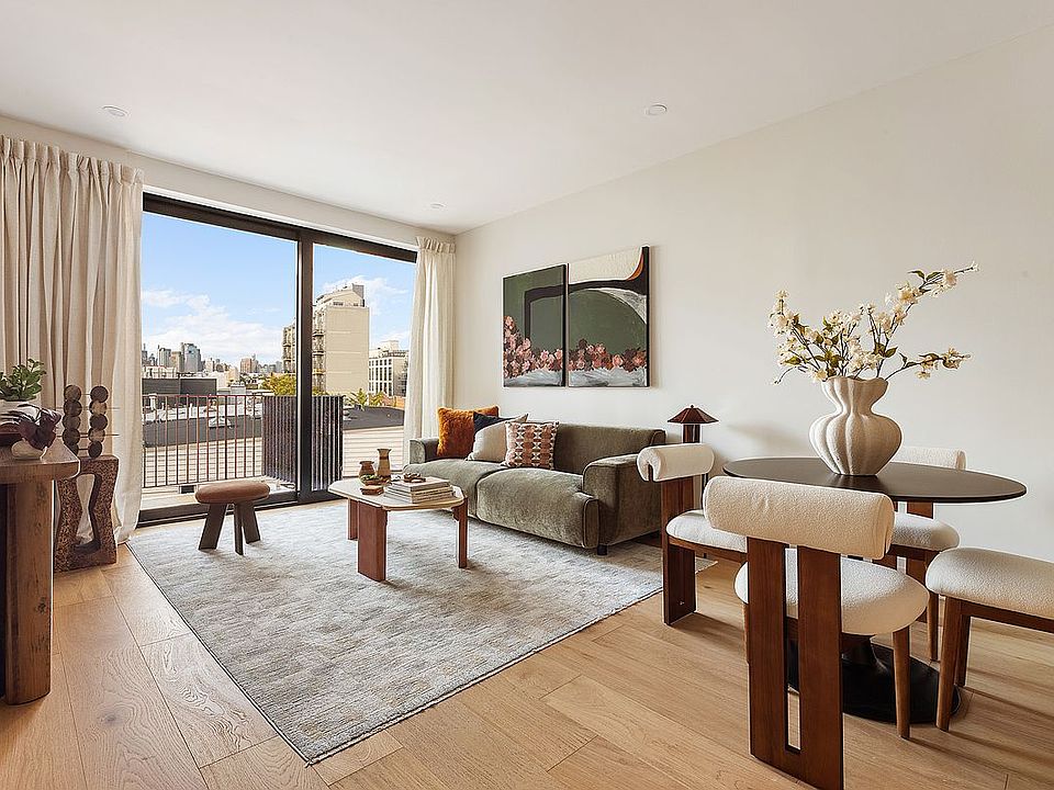 1st image of 215 Calyer St #3