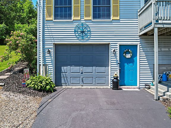 3rd image of 609 Oakdale Rd