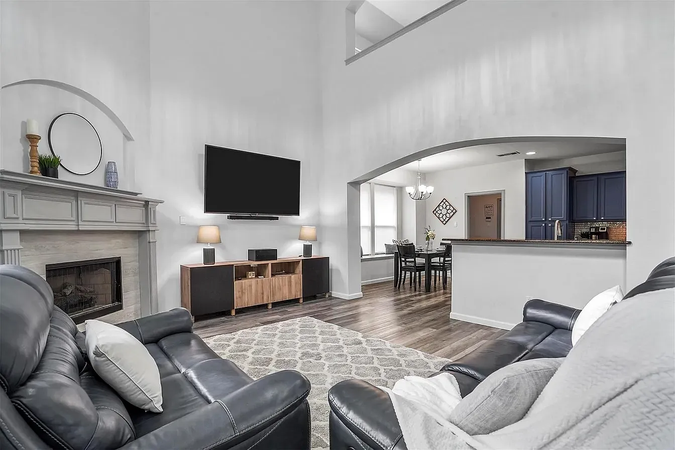 4 bed, 2.5 bath, 2798 sqft, $3,500 — Photo 4