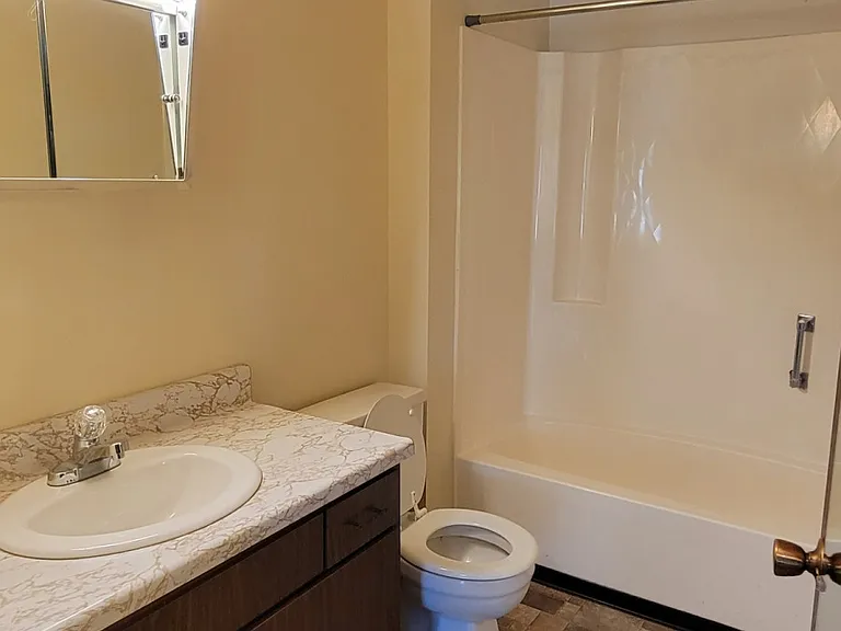 Heritage West Apartments — Photo 14