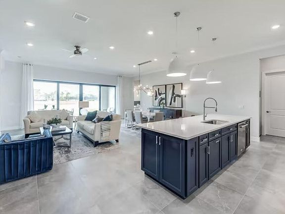 4th image of 10494 SW Red Maple Way #298