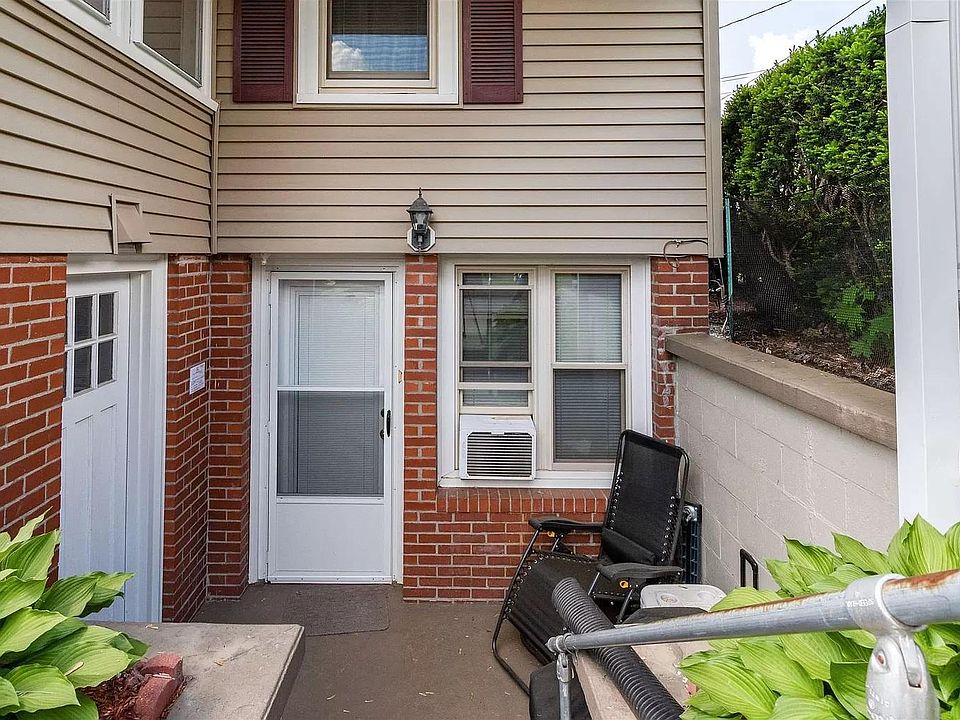 1st image of 2A Brewster St