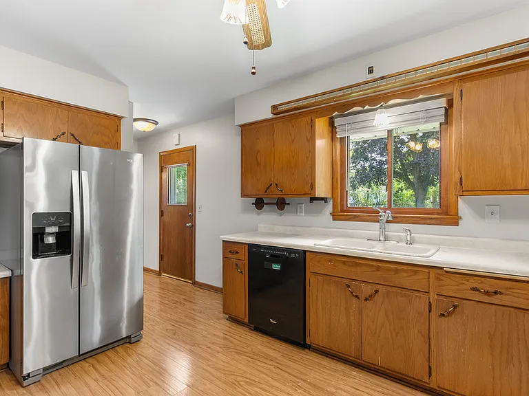 18525 Heathway Ln — Photo 10