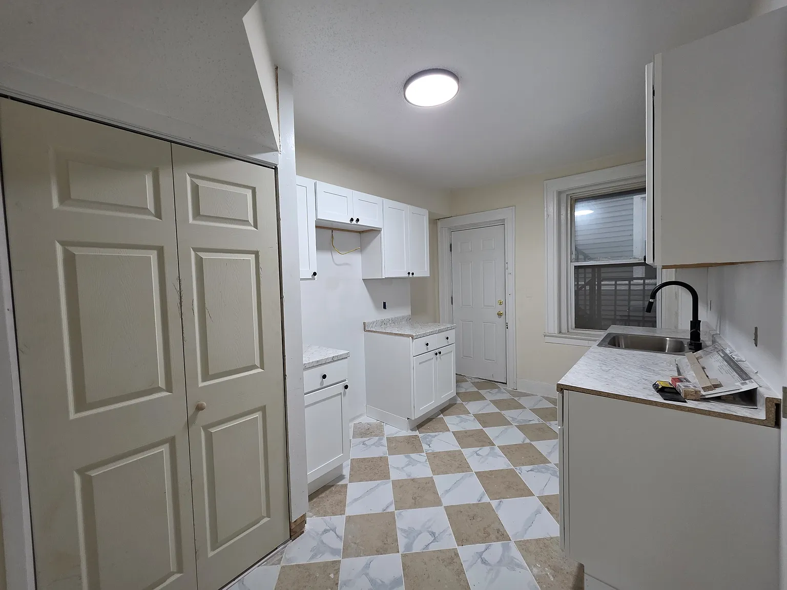 295 Norton St — Photo 2