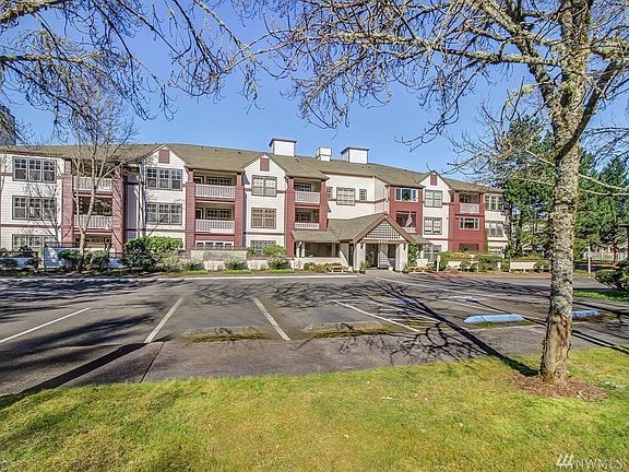 2nd image of 3935 226th Pl SE APT 203