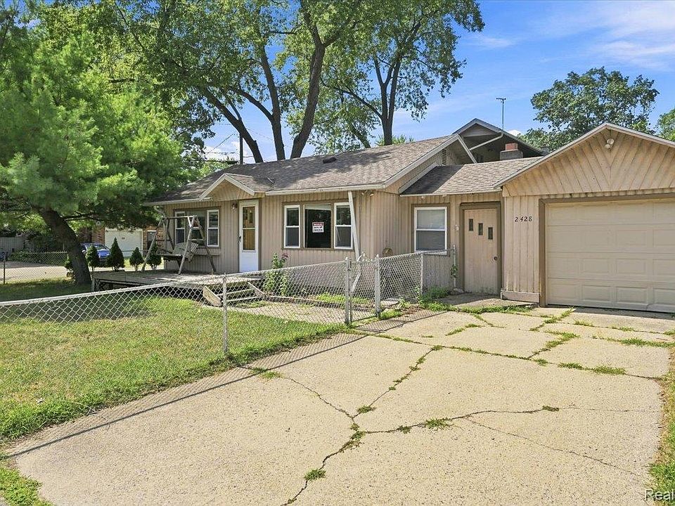 2428 Circle Dr, photo 23