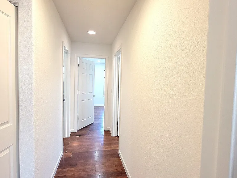 925 Gates St — Photo 30