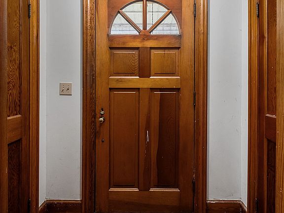4th image of 36 Hillcrest Dr