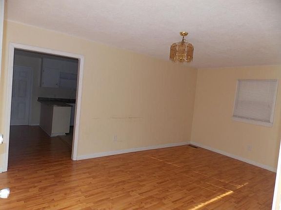 4th image of 441 Rocky Hill Dr
