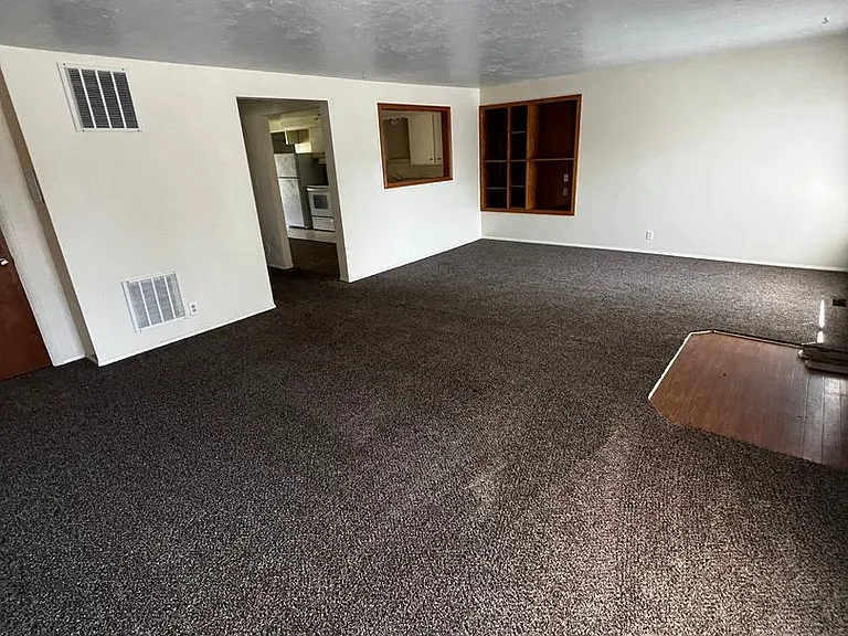 1202 Swisher Rd — Photo 2