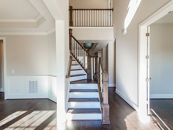 003_Foyer Entry