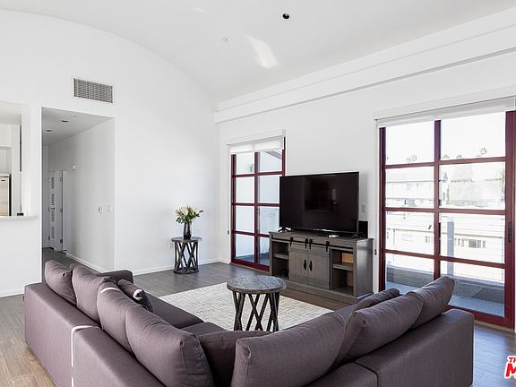 3rd image of 219 California Ave APT 301