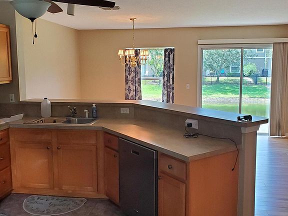 4th image of 1625 Vineland Cir #B