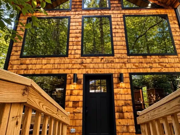94 Pine Forest Park Rd, Campton, KY 41301