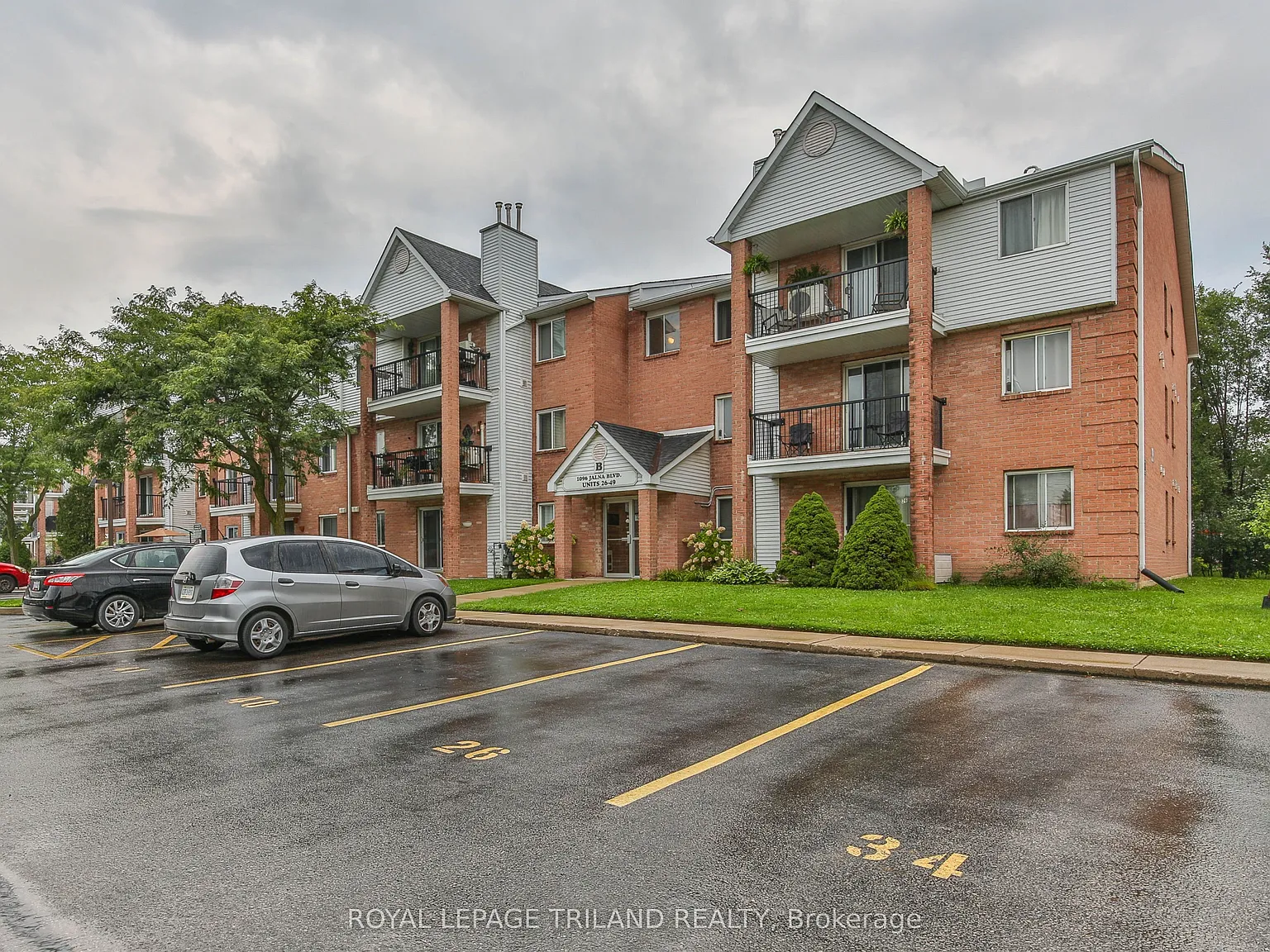 2 bed, $1,800 — Photo 1